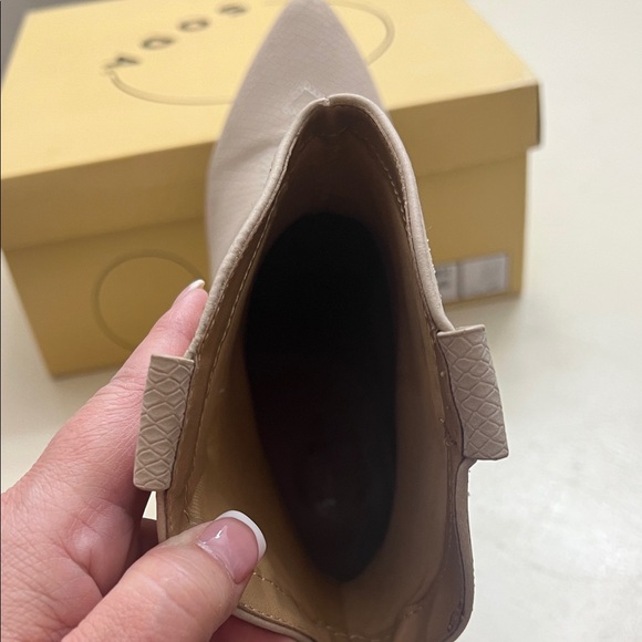 Soda Beige Western Ankle Boots with Stacked Heel - Picture 5 of 7